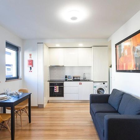 Homely Studio W/ Ac Near Marques By Lovelystay Porto Exterior foto