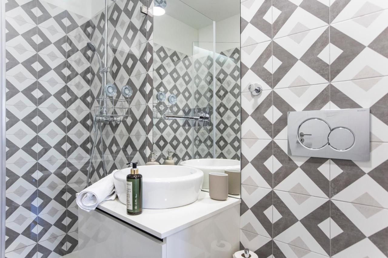 Homely Studio W/ Ac Near Marques By Lovelystay Porto Exterior foto
